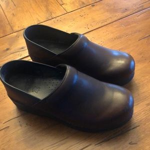 Brown Danskos size 39